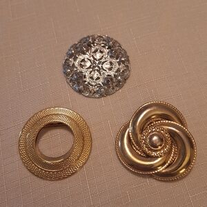 Scarf Clip Bundle of Three Goldtone Silvertone 80s 90s Textured Round Accessory